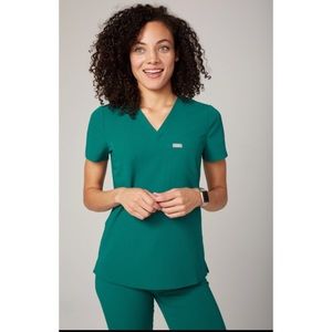 Women’s Fig Top in Hunter Green